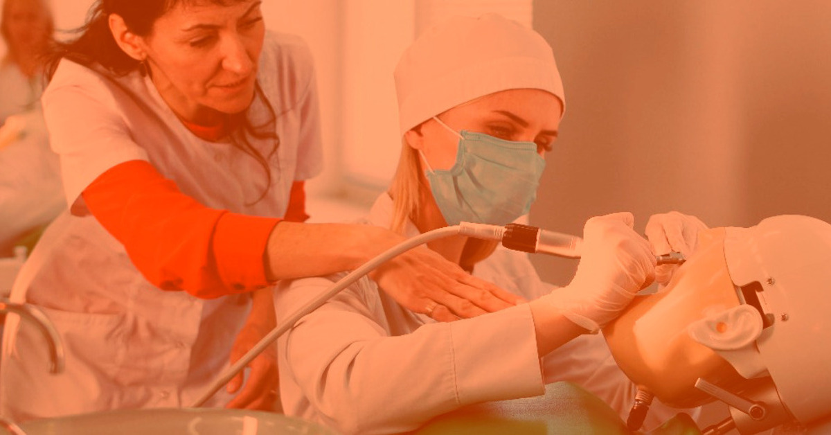 ¿Qué materias se ven en odontología?
