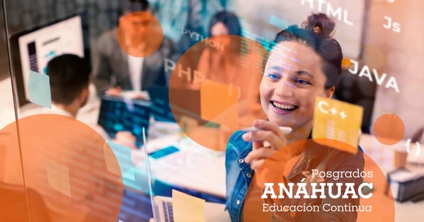 Estudiantes en diplomado de herramientas digitales de la Universidad Anáhuac, aprendiendo programación y productividad con lenguajes como Java, Python y C++.