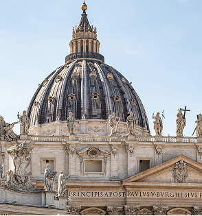 Fachada del vaticano en Roma.
